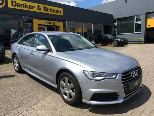 Photo 1 : Audi A6 2017 Petrol