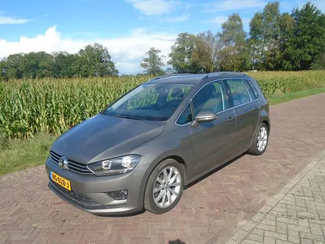 Photo 1 : Volkswagen Golf 2015 Essence