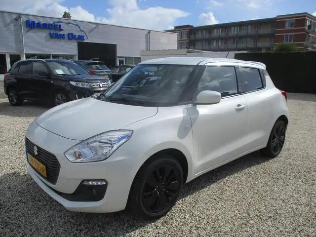 Photo 1 : Suzuki Swift 2018 Essence