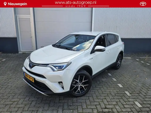 Photo 1 : Toyota Rav4 2016 Hybrid