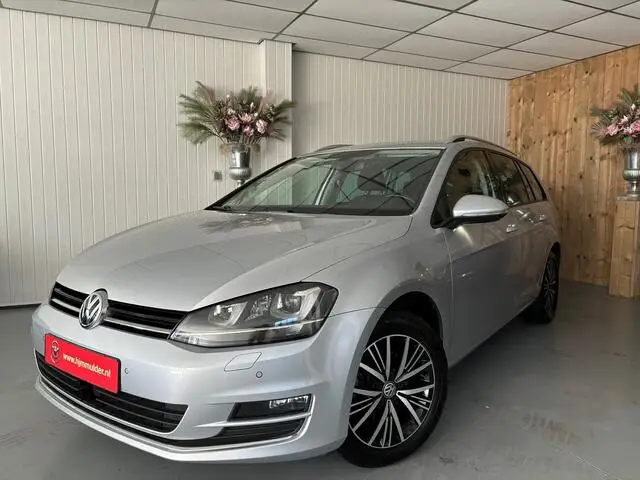 Photo 1 : Volkswagen Golf 2017 Petrol