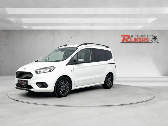 Photo 1 : Ford Tourneo 2018 Essence