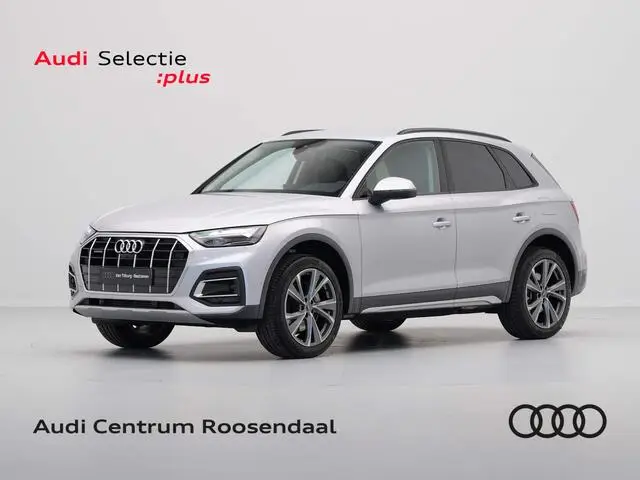 Photo 1 : Audi Q5 2023 Hybrid