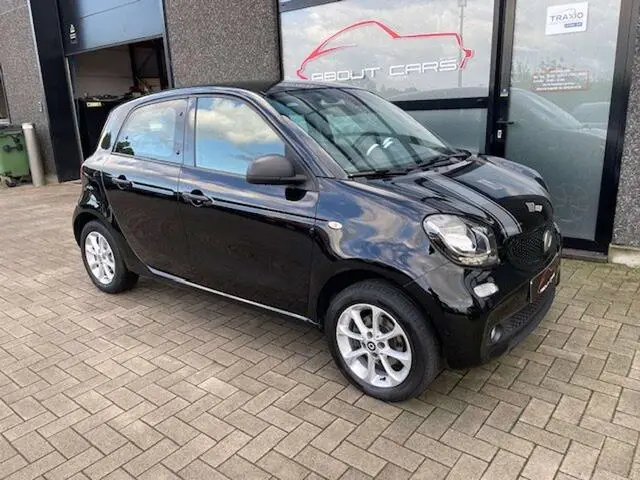 Photo 1 : Smart Forfour 2018 Essence