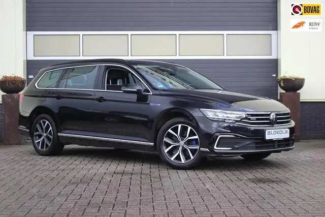 Photo 1 : Volkswagen Passat 2021 Hybrid