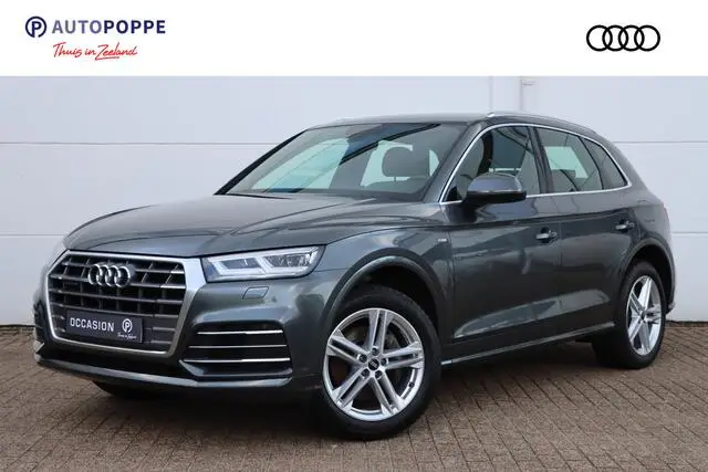 Photo 1 : Audi Q5 2020 Hybride