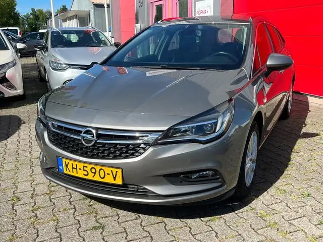 Photo 1 : Opel Astra 2016 Essence