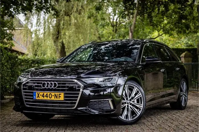 Photo 1 : Audi A6 2023 Petrol