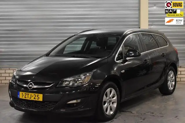 Photo 1 : Opel Astra 2015 Petrol