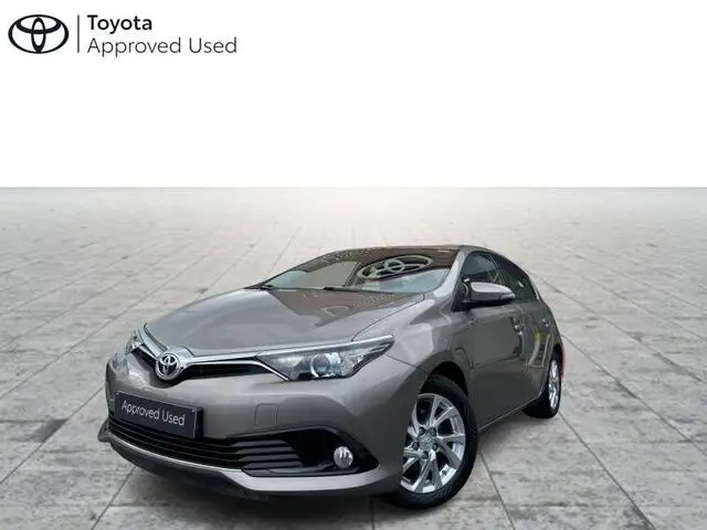 Photo 1 : Toyota Auris 2016 Essence