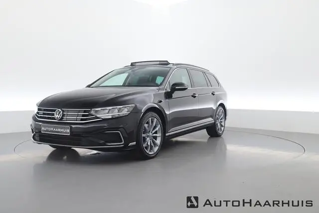 Photo 1 : Volkswagen Passat 2021 Hybrid