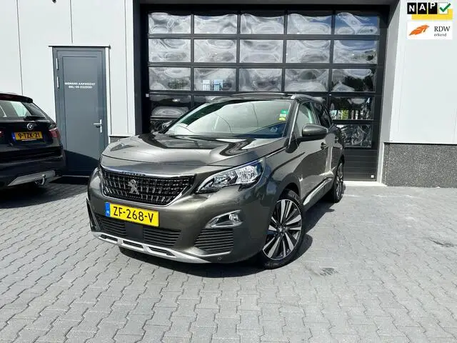 Photo 1 : Peugeot 3008 2019 Petrol