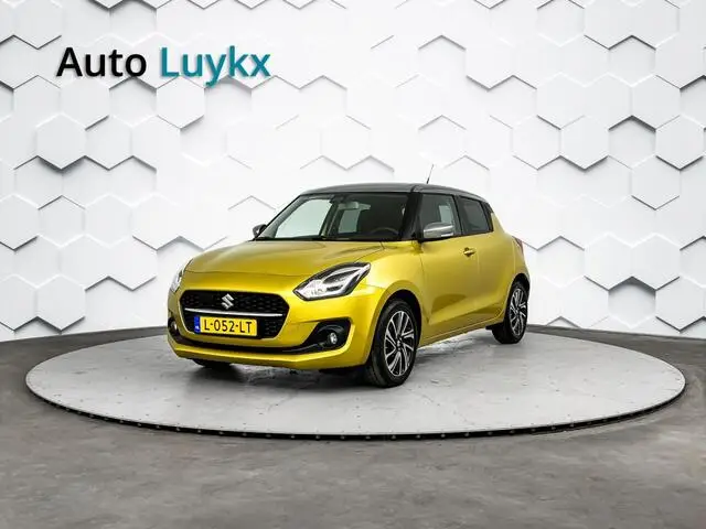 Photo 1 : Suzuki Swift 2021 Petrol