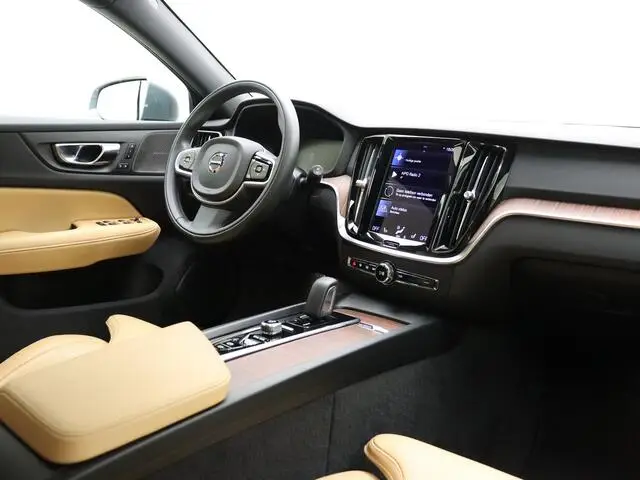 Photo 1 : Volvo V60 2021 Hybrid