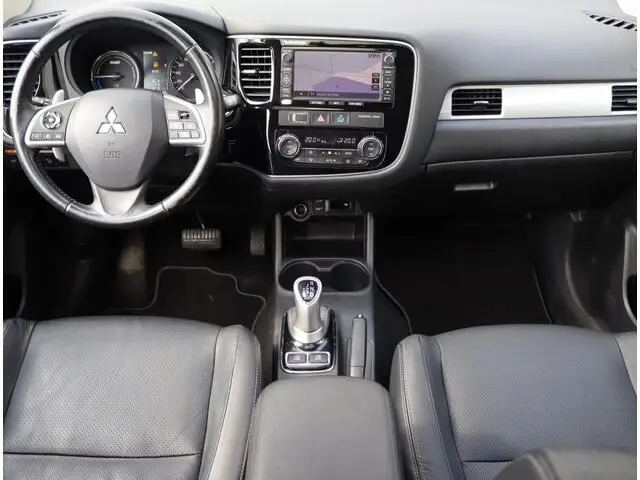 Photo 1 : Mitsubishi Outlander 2015 Hybride