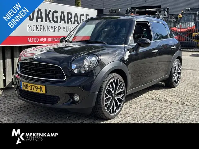 Photo 1 : Mini Countryman 2017 Essence