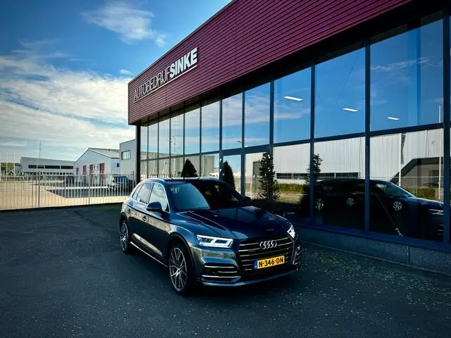 Photo 1 : Audi Q5 2020 Hybrid