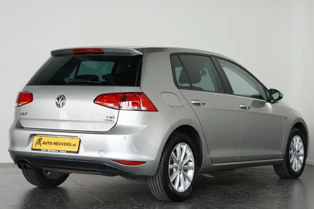 Photo 1 : Volkswagen Golf 2015 Essence