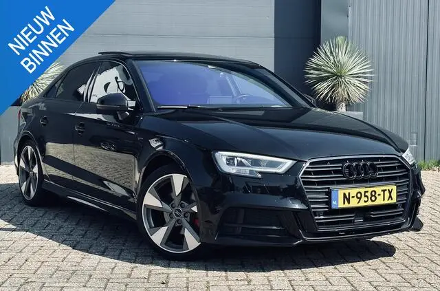 Photo 1 : Audi A3 2017 Petrol