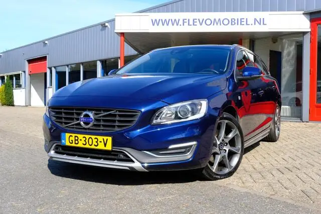 Photo 1 : Volvo V60 2015 Essence