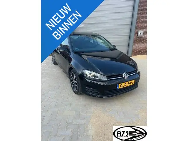 Photo 1 : Volkswagen Golf 2015 Petrol