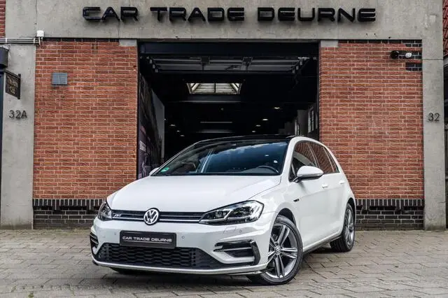 Photo 1 : Volkswagen Golf 2020 Essence