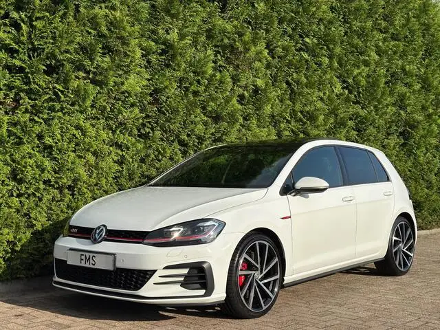 Photo 1 : Volkswagen Golf 2019 Petrol