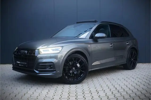 Photo 1 : Audi Q5 2020 Hybride