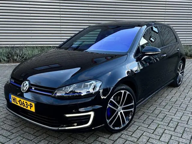 Photo 1 : Volkswagen Golf 2015 Hybrid