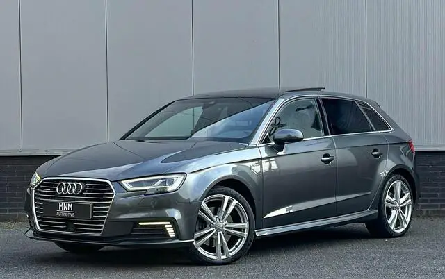 Photo 1 : Audi A3 2016 Hybrid