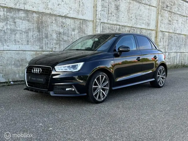 Photo 1 : Audi A1 2015 Essence