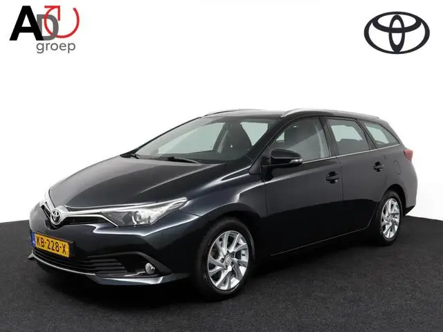 Photo 1 : Toyota Auris 2016 Essence