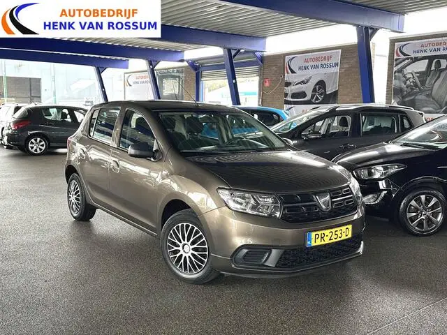 Photo 1 : Dacia Sandero 2017 Petrol