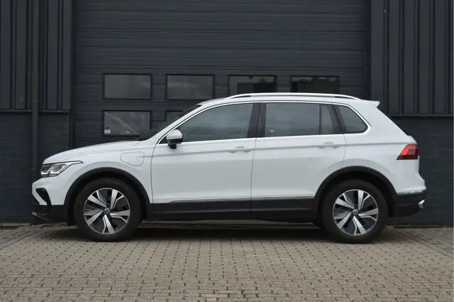 Photo 1 : Volkswagen Tiguan 2021 Hybride