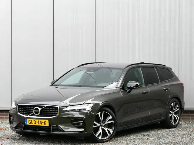 Photo 1 : Volvo V60 2019 Essence