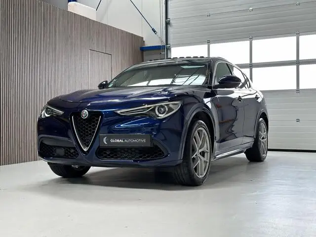 Photo 1 : Alfa Romeo Stelvio 2017 Essence