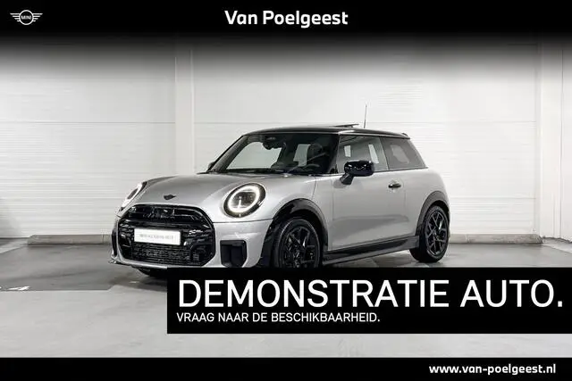 Photo 1 : Mini Cooper 2024 Petrol