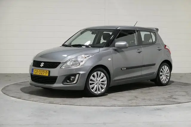 Photo 1 : Suzuki Swift 2015 Petrol