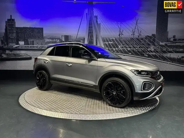 Photo 1 : Volkswagen T-roc 2023 Petrol