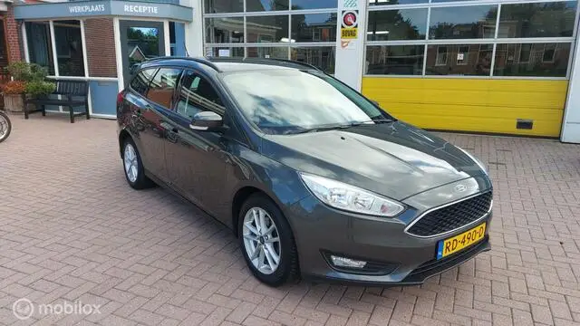 Photo 1 : Ford Focus 2017 Petrol