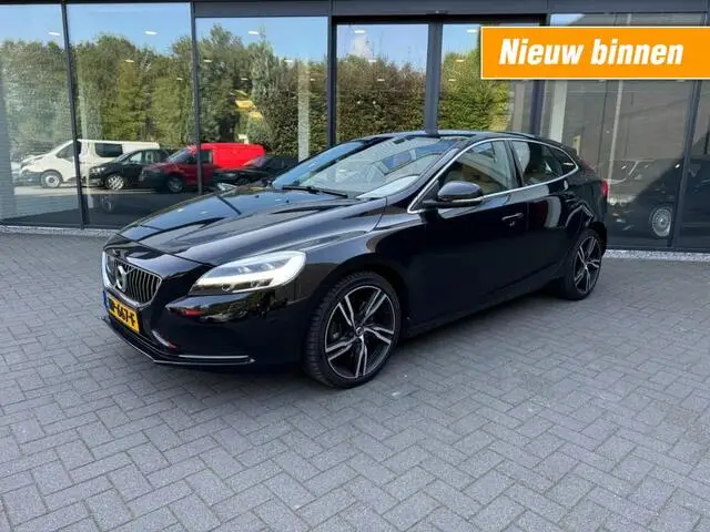 Photo 1 : Volvo V40 2017 Essence