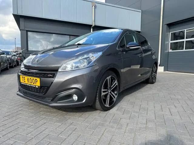 Photo 1 : Peugeot 208 2019 Petrol