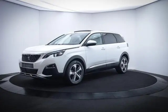 Photo 1 : Peugeot 5008 2017 Petrol