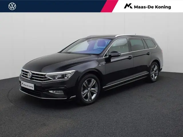 Photo 1 : Volkswagen Passat 2020 Petrol