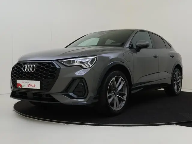 Photo 1 : Audi Q3 2021 Hybride