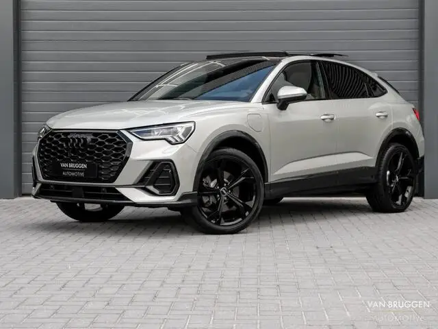 Photo 1 : Audi Q3 2021 Hybrid