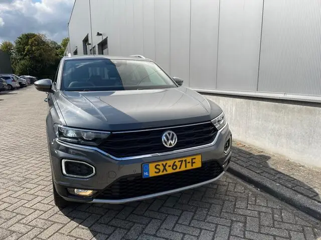 Photo 1 : Volkswagen T-roc 2018 Petrol