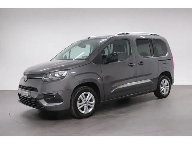 Photo 1 : Toyota Proace 2022 Petrol