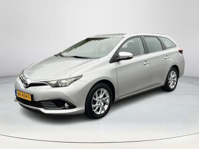 Photo 1 : Toyota Auris 2017 Petrol