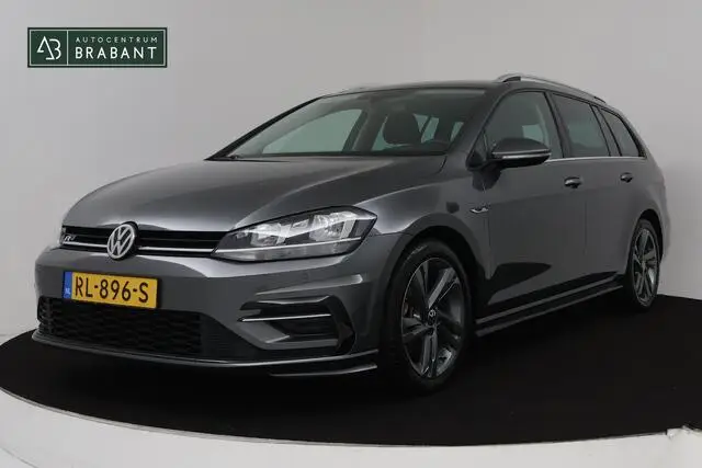 Photo 1 : Volkswagen Golf 2018 Petrol